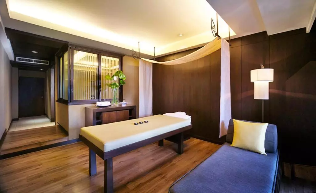 Twin Towers Hotel